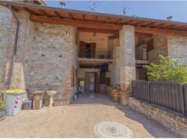 Villa Schiera in vendita a Podenzano, Reggio Emilia