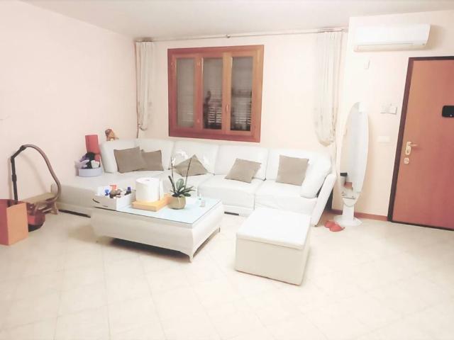 Villa Schiera in vendita a Poggio a Caiano, Prato