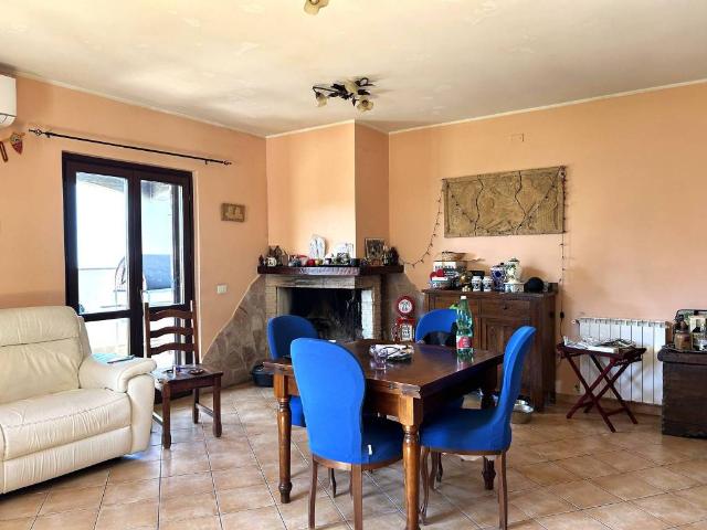 Villa Schiera in vendita a Poggio Mirteto, Lazio