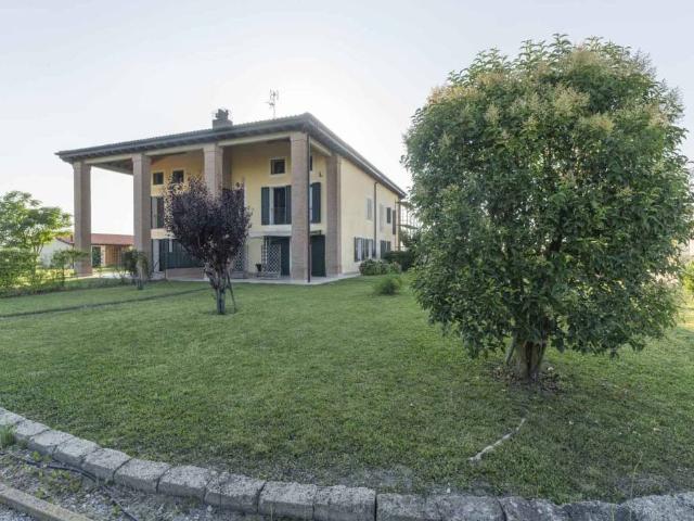 Villa Schiera in vendita a Unione Alto Ferrarese, Poggio Renatico