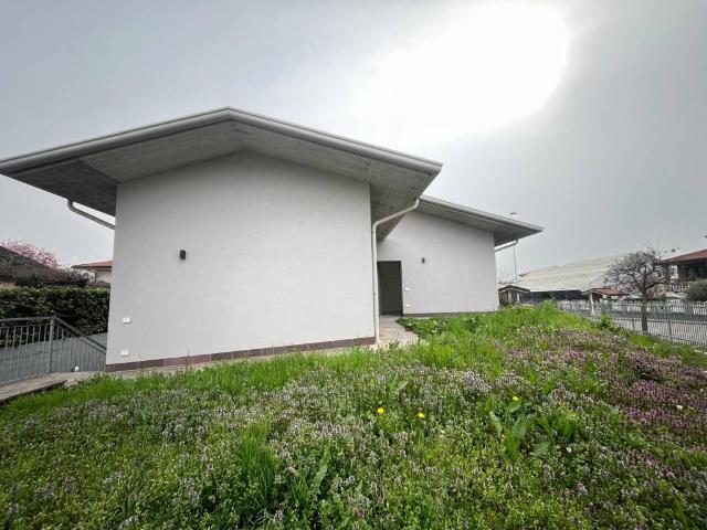 Villa Schiera in vendita a Pognano, Lombardia
