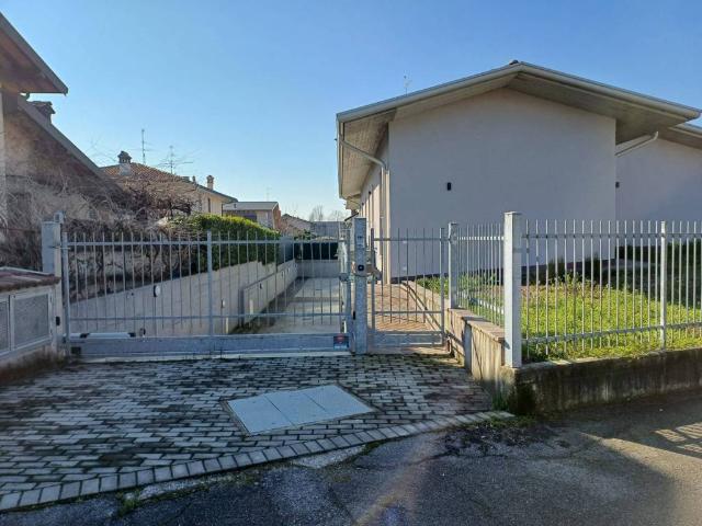 Villa Schiera in vendita a Pognano, Lombardia