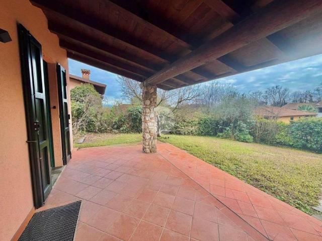 Villa Schiera in vendita a Polpenazze, Lombardia