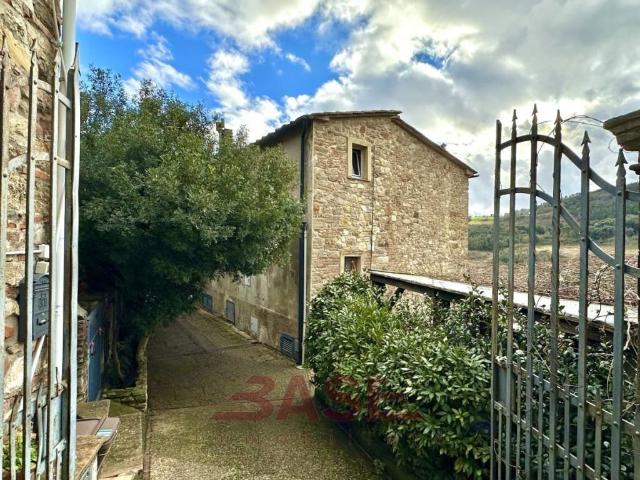 Villa Schiera in vendita a Montecerboli, Larderello