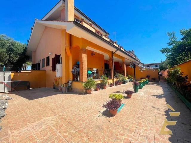Villa Schiera in vendita a Roma Capitale, Lazio