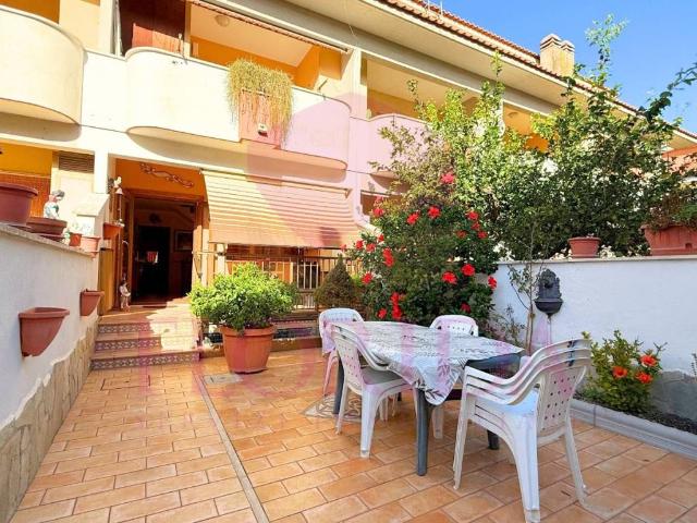 Villa Schiera in vendita a Torvajanica, Roma Capitale