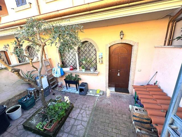 Villa Schiera in vendita a Pomezia, Roma Capitale