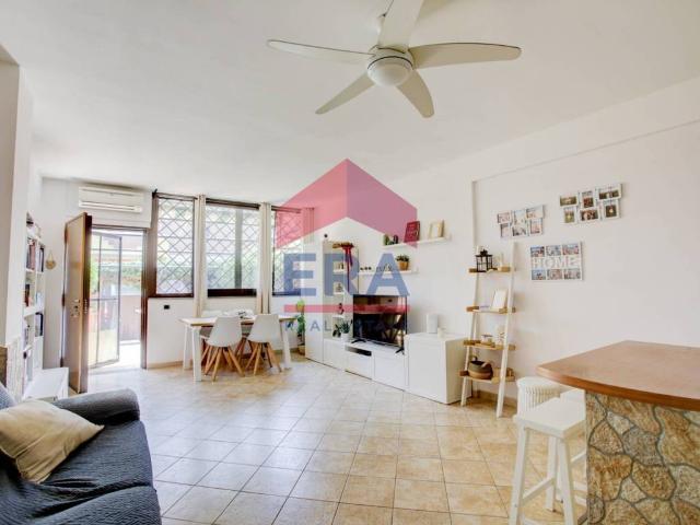 Villa Schiera in vendita a Laurentum, Roma Capitale