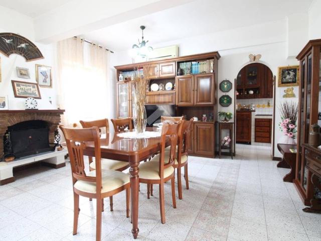 Villa Schiera in vendita a Campo Ascolano, Roma Capitale