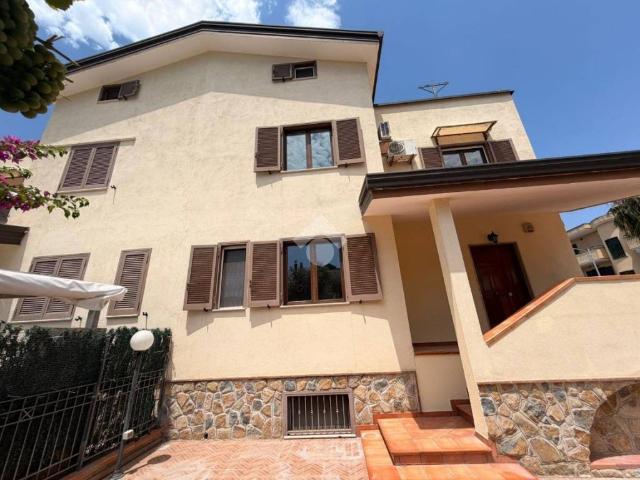 Villa Schiera in vendita a Pompei, Campania