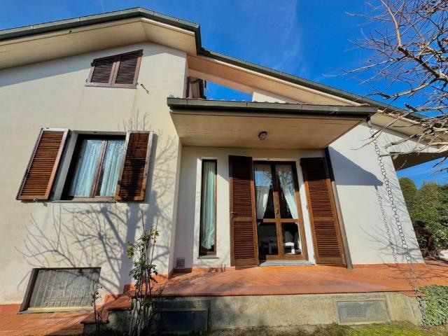 Villa Schiera in vendita a Ponsacco, Toscana