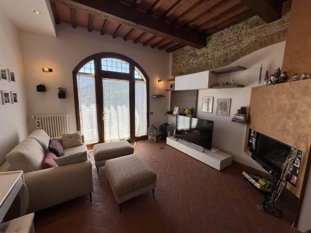 Villa Schiera in vendita a Unione di Comuni Valdarno e Valdisieve, Pontassieve