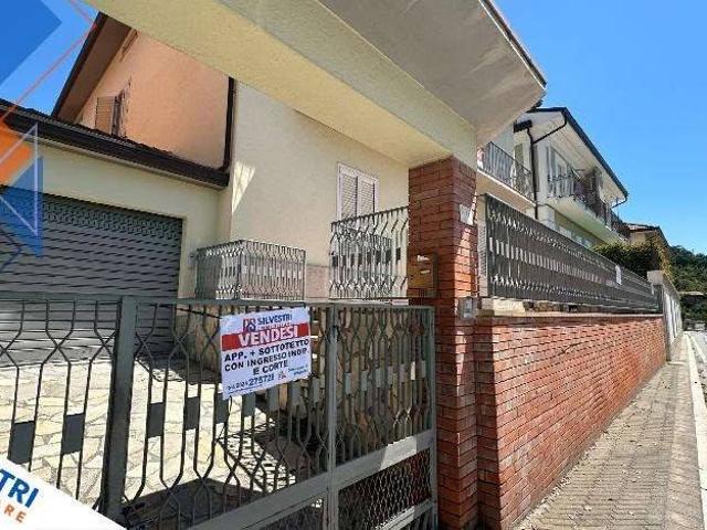 Villa Schiera in vendita a Ponte, Campania