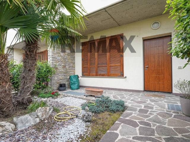 Villa Schiera in vendita a Locate Bergamasco, Ponte San Pietro