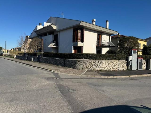 Villa Schiera in vendita a Romito, Pontedera
