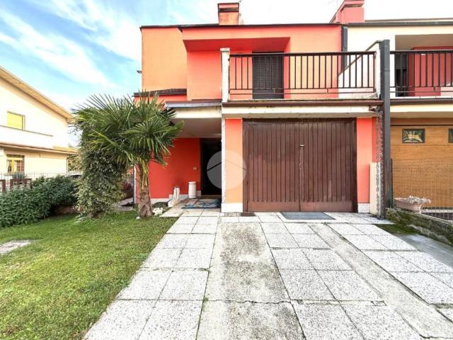 Villa Schiera in vendita a Pontoglio, Lombardia
