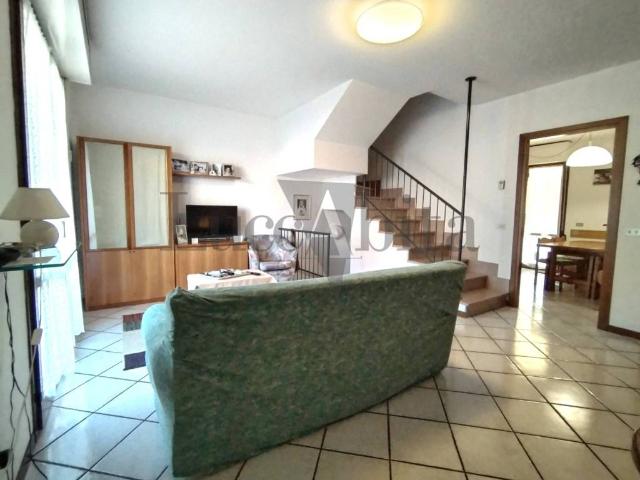 Villa Schiera in vendita a Rughi, Porcari
