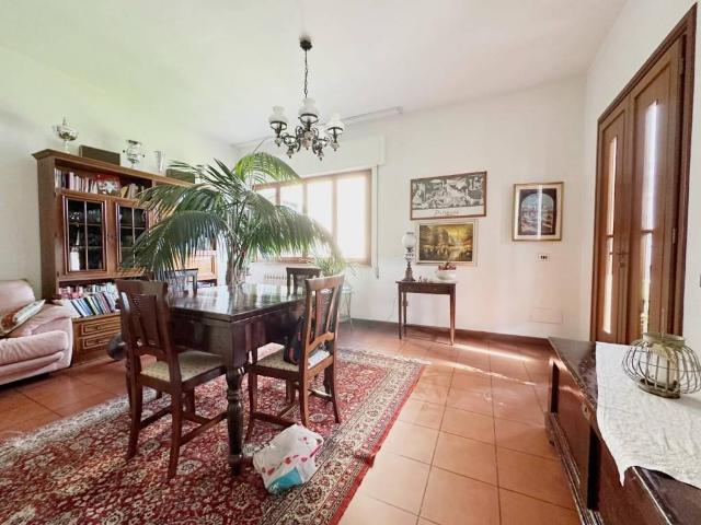 Villa Schiera in vendita a Rughi, Porcari