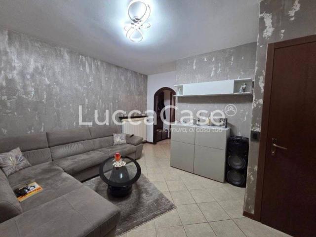 Villa Schiera in vendita a Porcari, Toscana