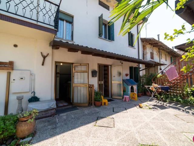 Villa Schiera in vendita a Pordenone, Friuli-Venezia Giulia