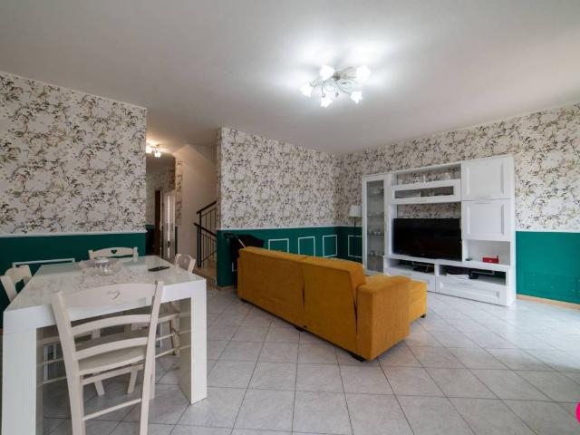 Villa Schiera in vendita a Pordenone, Friuli-Venezia Giulia