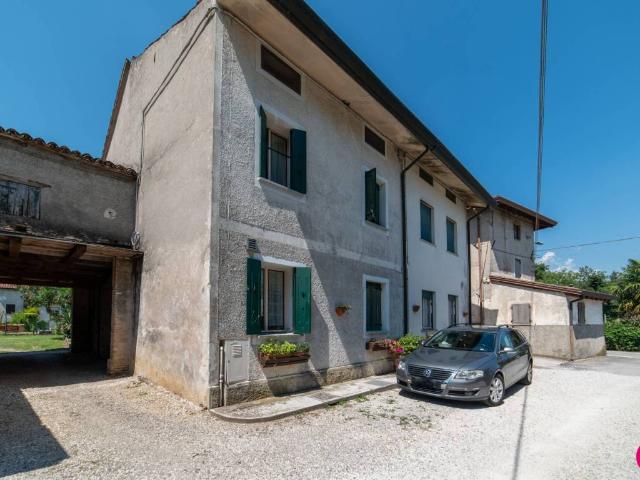 Villa Schiera in vendita a Pordenone, Friuli-Venezia Giulia