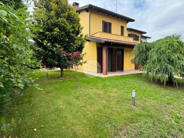 Villa Schiera in vendita a Portalbera, Lombardia