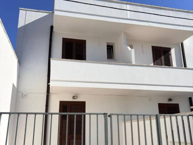 Villa Schiera in vendita a Porto Cesareo, Lecce