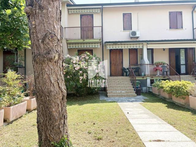 Villa Schiera in vendita a Porto Mantovano, Lombardia