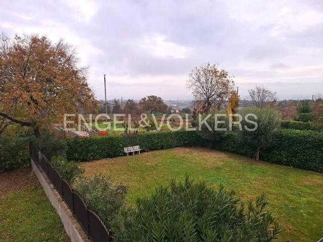 Villa Schiera in vendita a Marche, Macerata