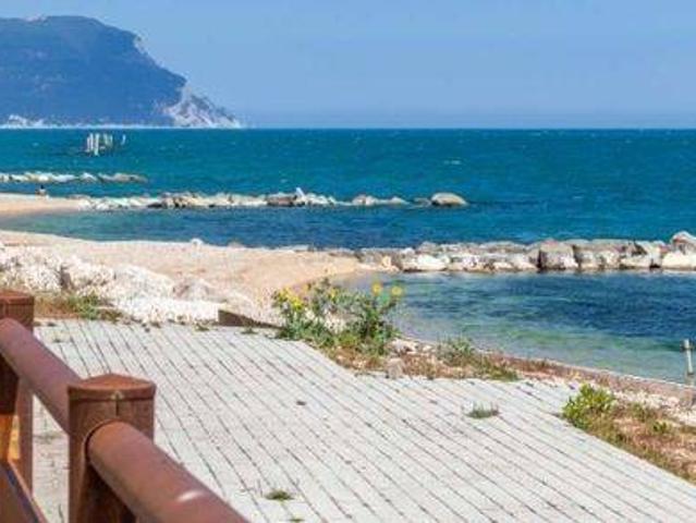 Villa Schiera in vendita a Marche, Macerata