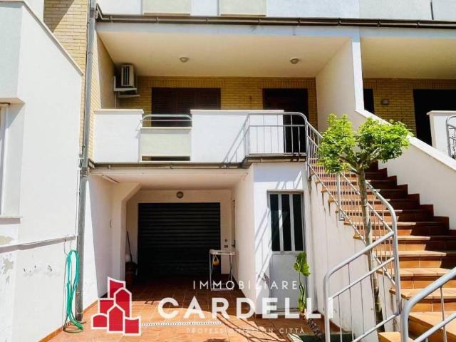 Villa Schiera in vendita a Corva, Marche