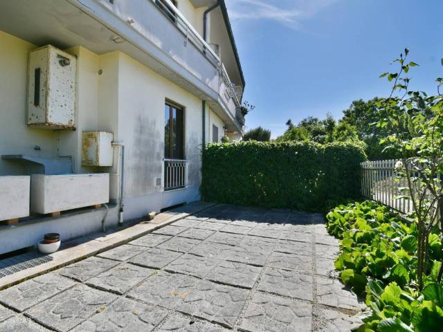 Villa Schiera in vendita a Faleriense, Marche