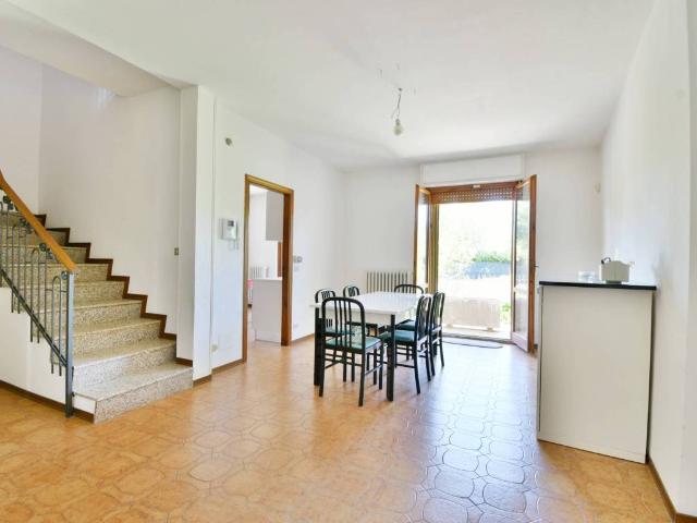 Villa Schiera in vendita a Faleriense, Marche