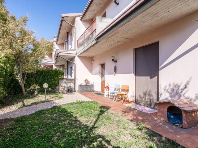 Villa Schiera in vendita a Ponte del Cantone, Pozzolengo