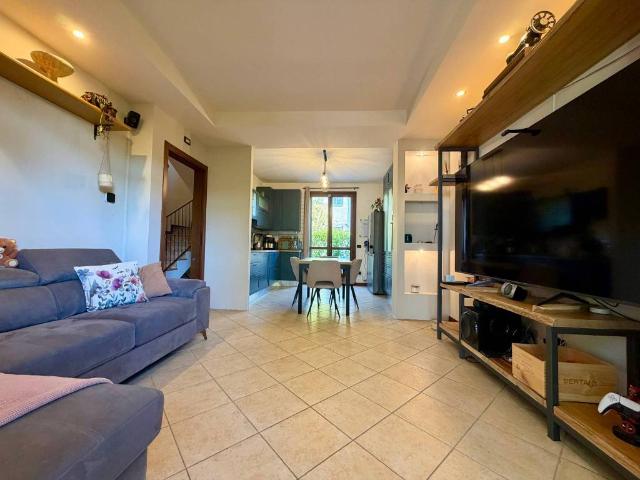 Villa Schiera in vendita a Ponte del Cantone, Pozzolengo