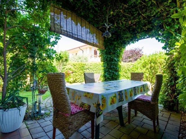 Villa Schiera in vendita a Pozzolengo, Lombardia