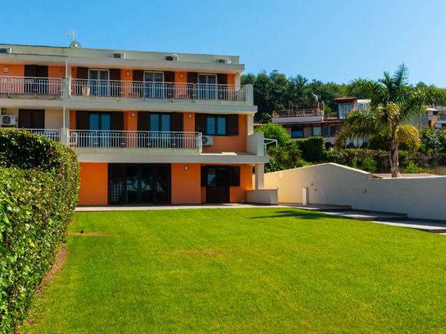 Villa Schiera in vendita a Pozzuoli, Campania