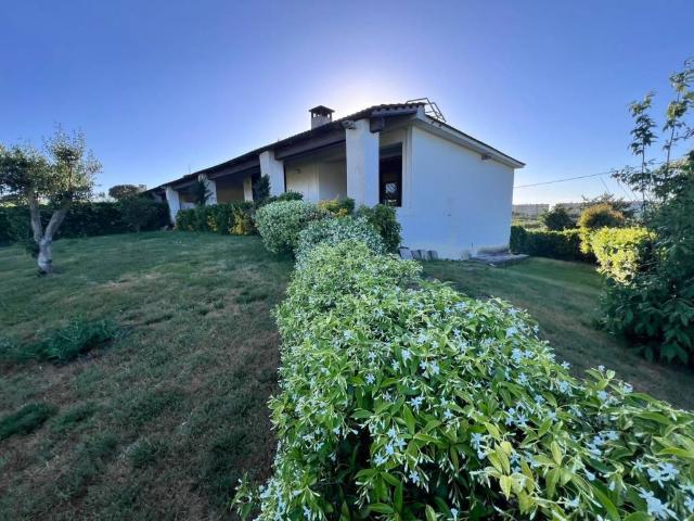 Villa Schiera in vendita a Pozzuoli, Campania