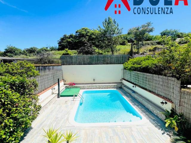 Villa Schiera in vendita a Pozzuoli, Campania