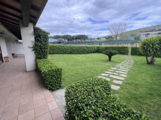 Villa Schiera in vendita a Monterusciello, Pozzuoli
