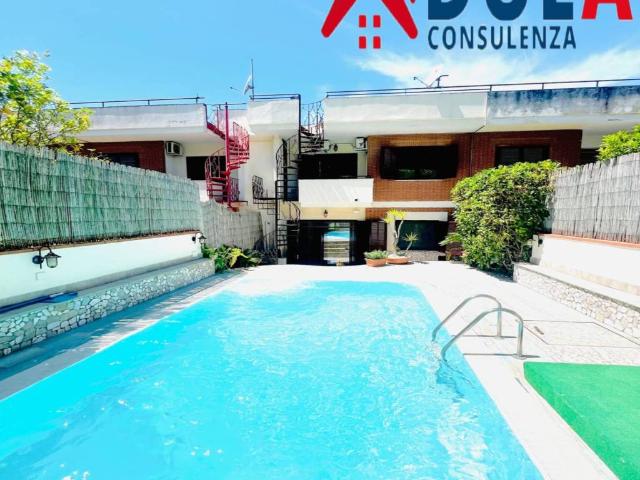 Villa Schiera in vendita a Pozzuoli, Campania