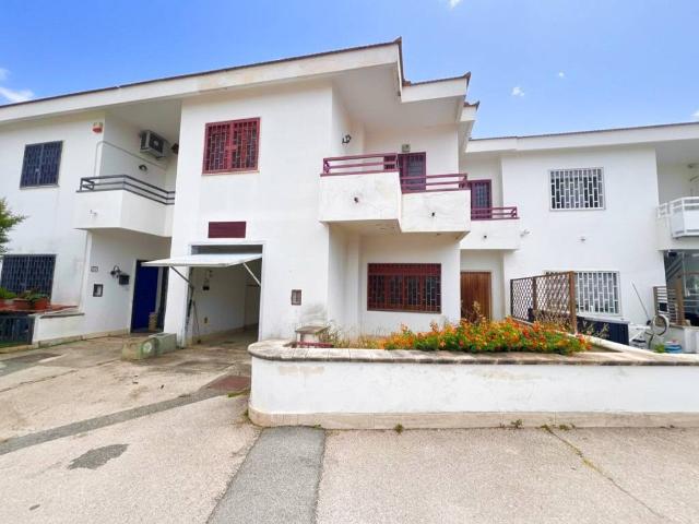 Villa Schiera in vendita a Pozzuoli, Campania