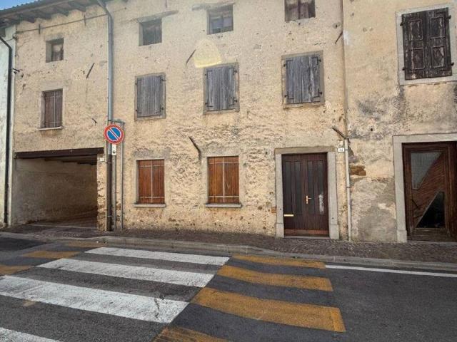 Villa Schiera in vendita a Pozzuolo Del Friuli, Friuli-Venezia Giulia