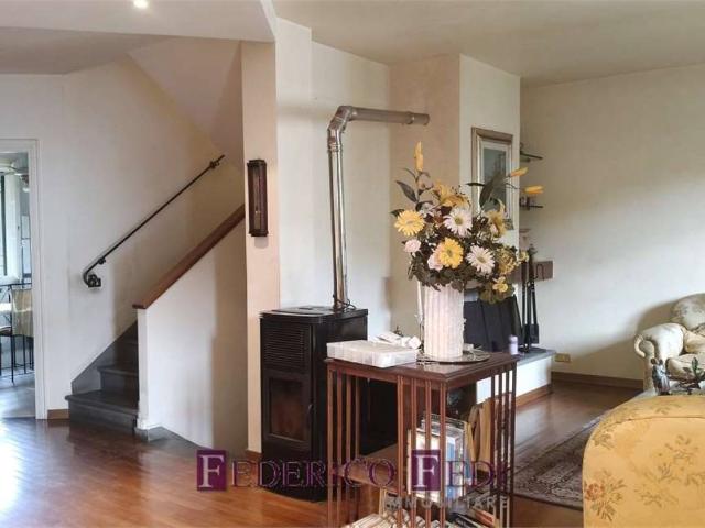 Villa Schiera in vendita a Galcetello e Villa Fiorita, Prato