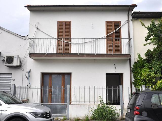 Villa Schiera in vendita a San Paolo, Prato