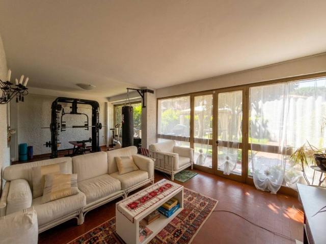Villa Schiera in vendita a Prato, Toscana