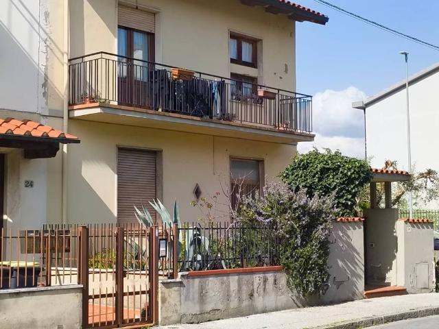 Villa Schiera in vendita a Le Badie, Prato