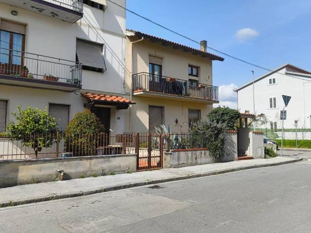 Villa Schiera in vendita a Le Badie, Prato