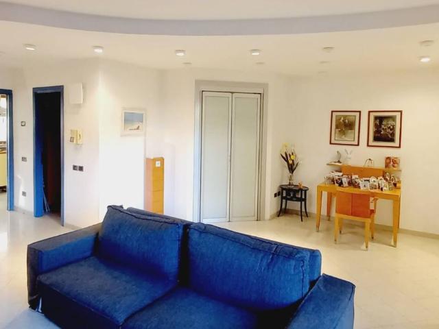 Villa Schiera in vendita a Prato, Toscana
